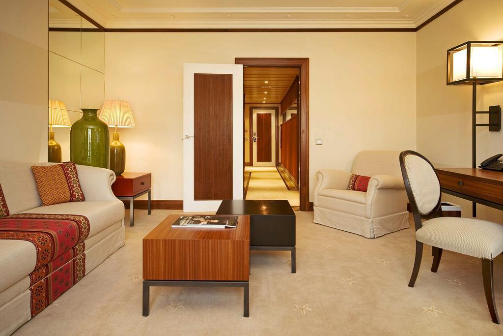 格兰瑞沃伊塔里Spa酒店 卡斯凯什 外观 照片 A suite at the Taj Mahal Palace, Mumbai